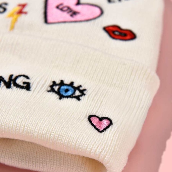 cream fall knit lips graphic beanie - Picture 3 of 4